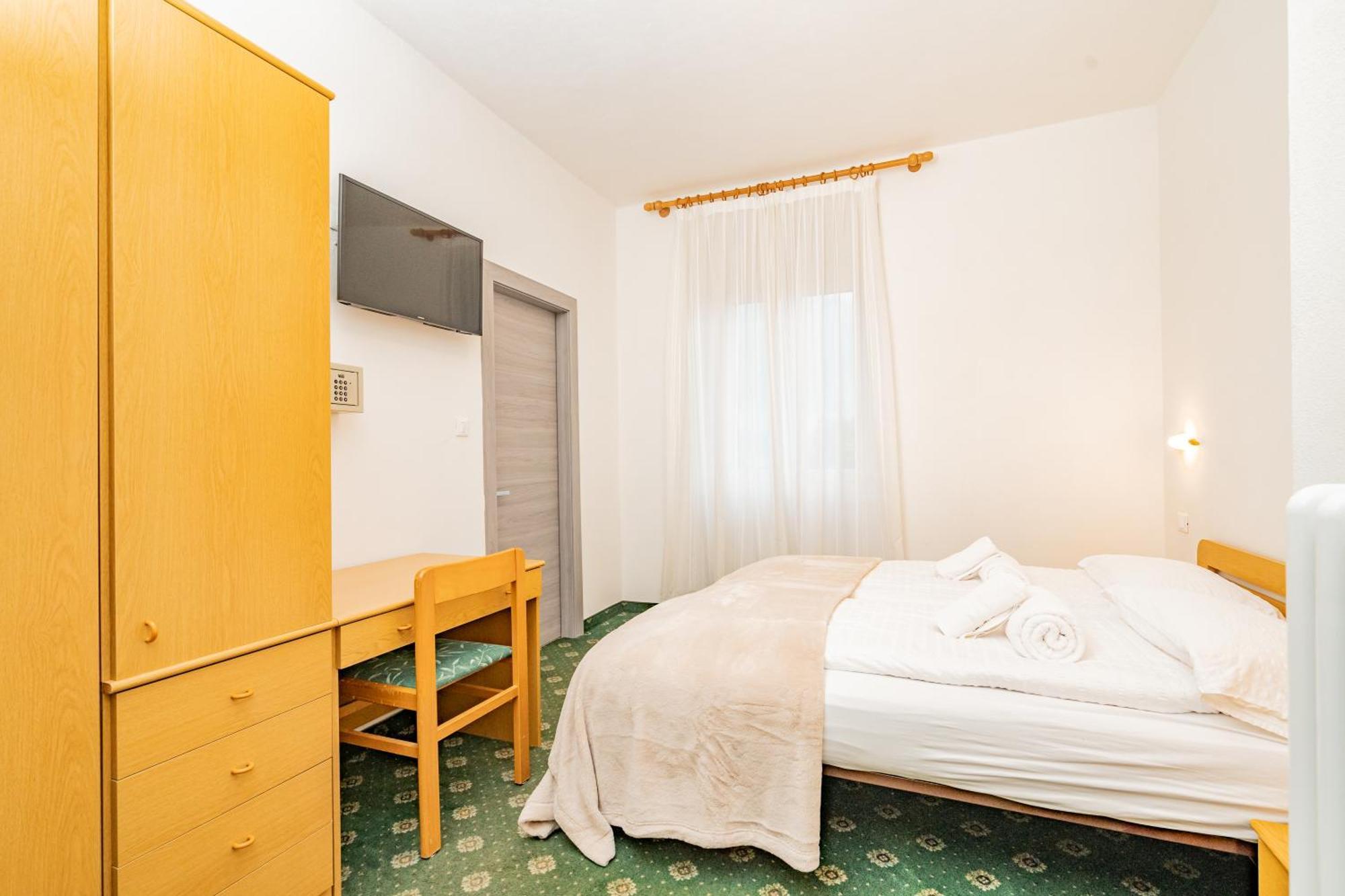 Hotel Europa Molveno Esterno foto