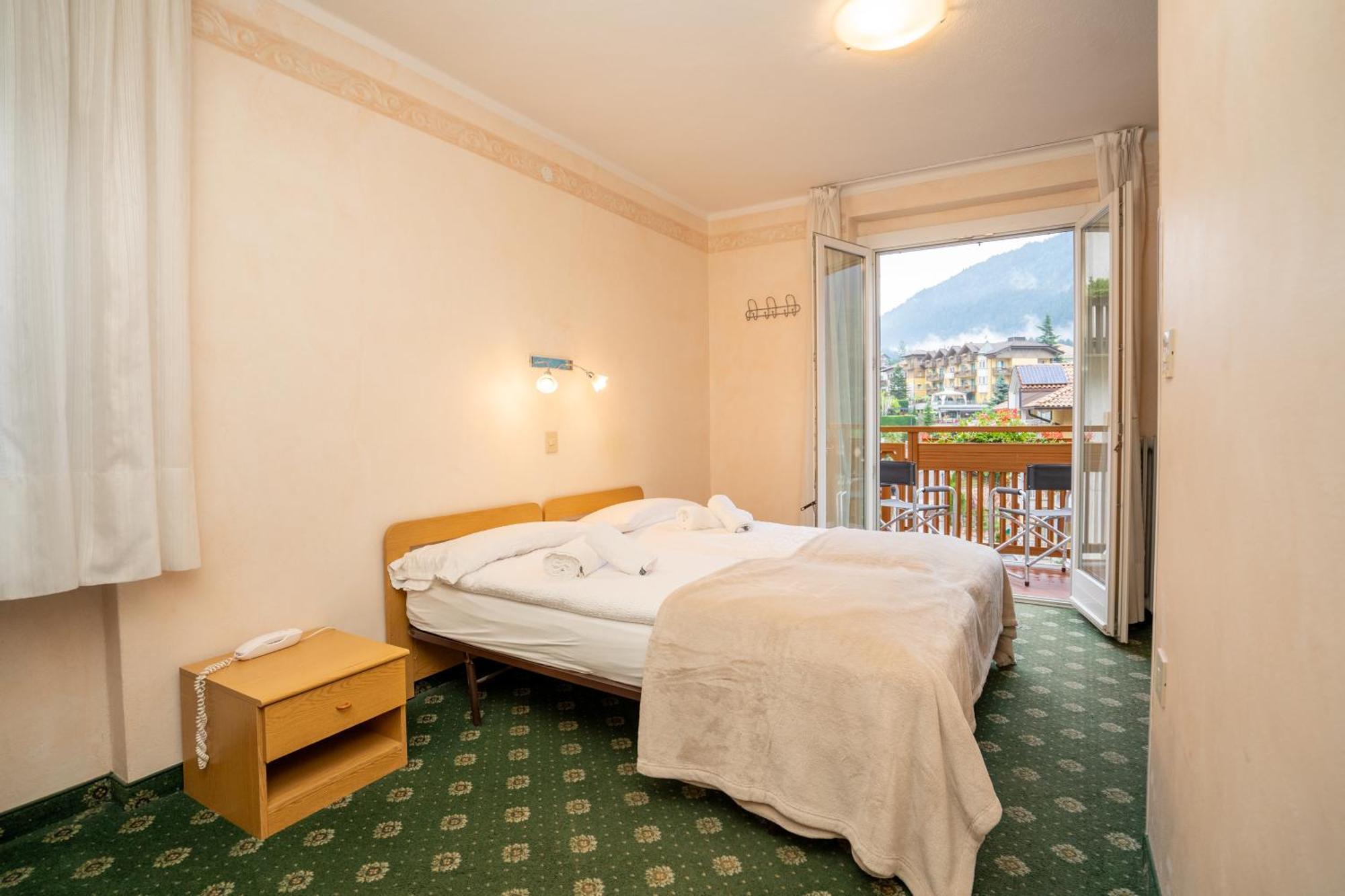 Hotel Europa Molveno Esterno foto