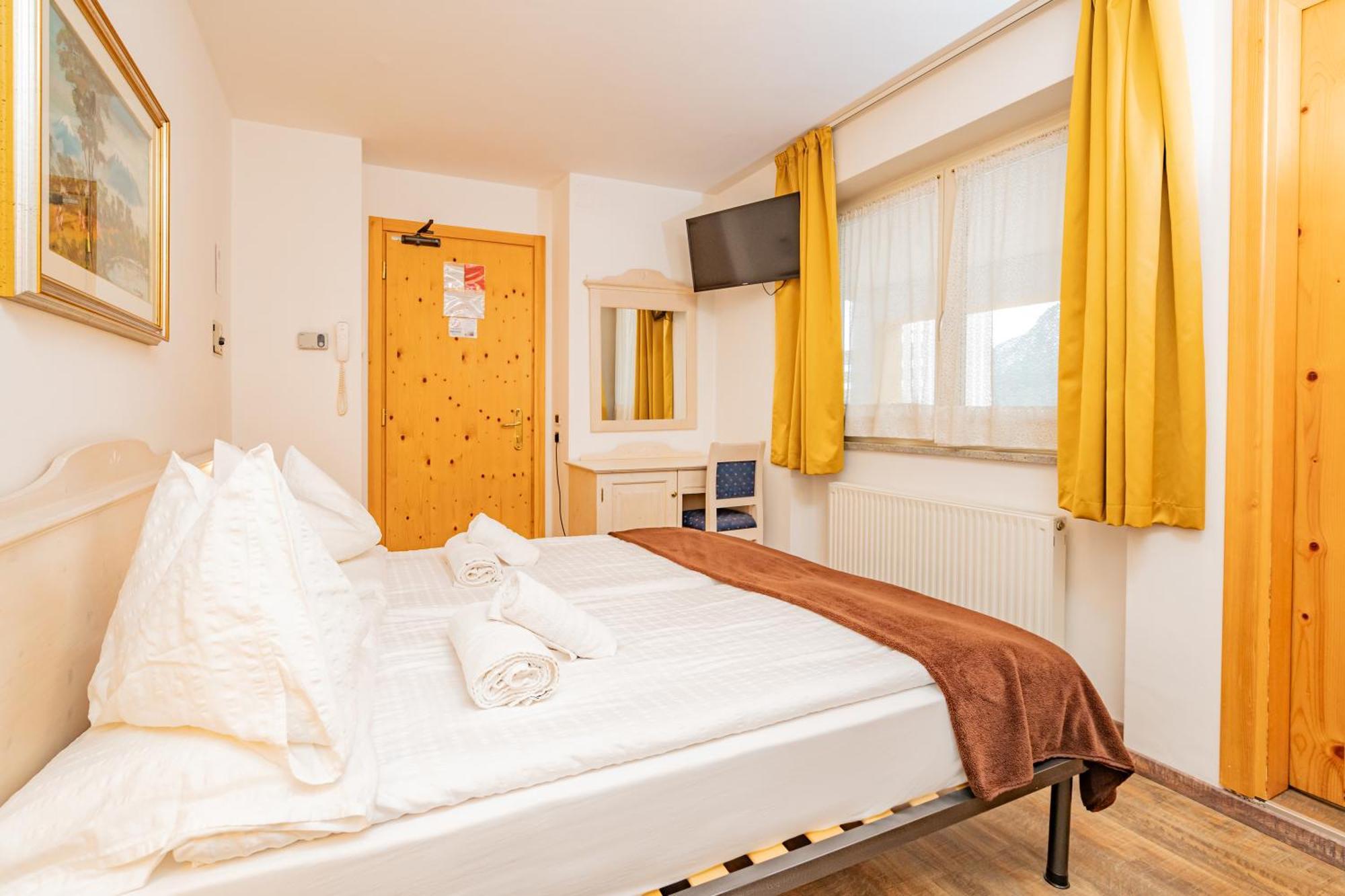 Hotel Europa Molveno Esterno foto