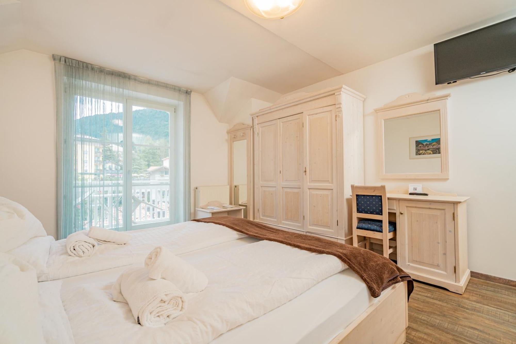 Hotel Europa Molveno Esterno foto