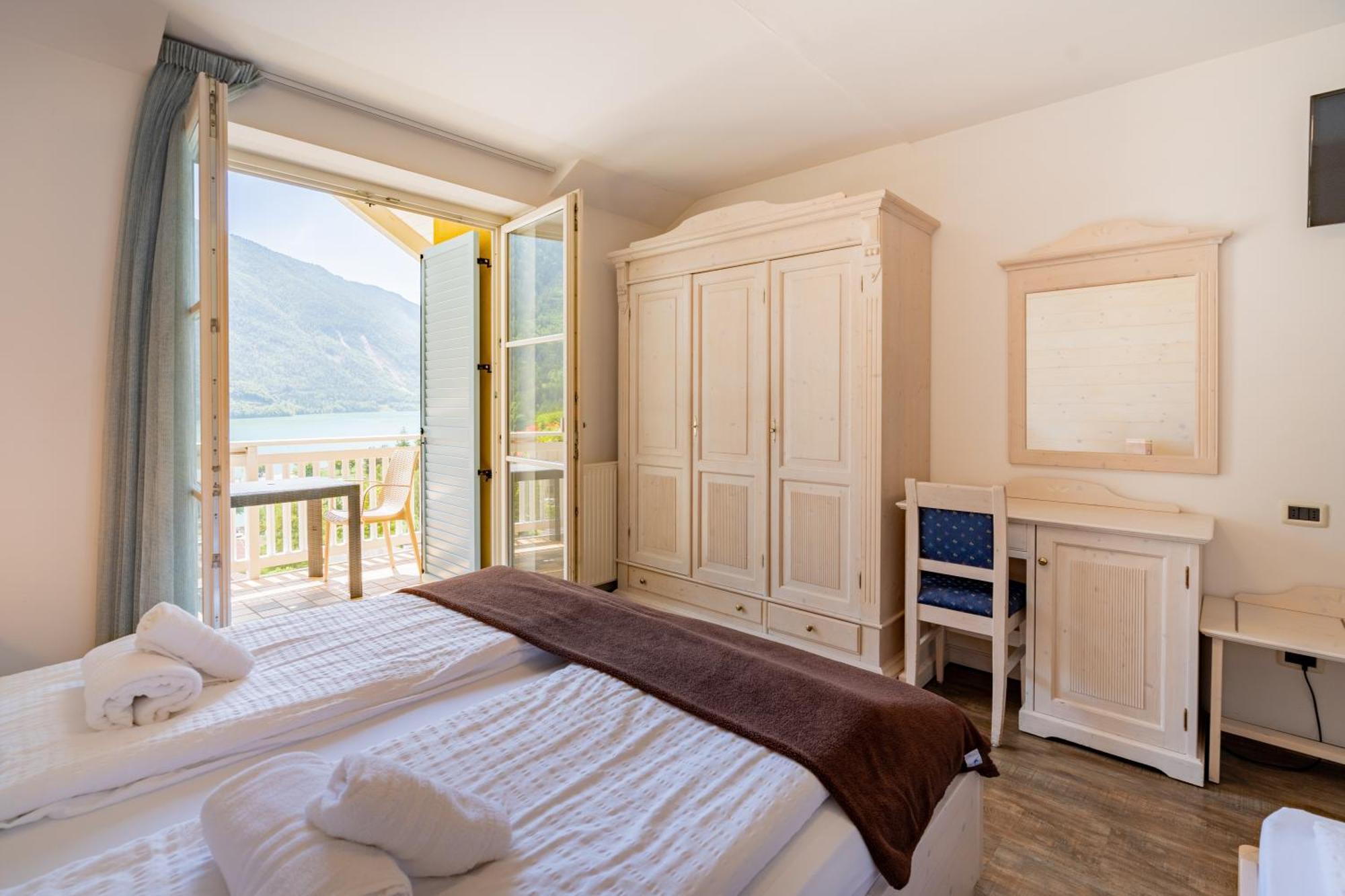 Hotel Europa Molveno Esterno foto