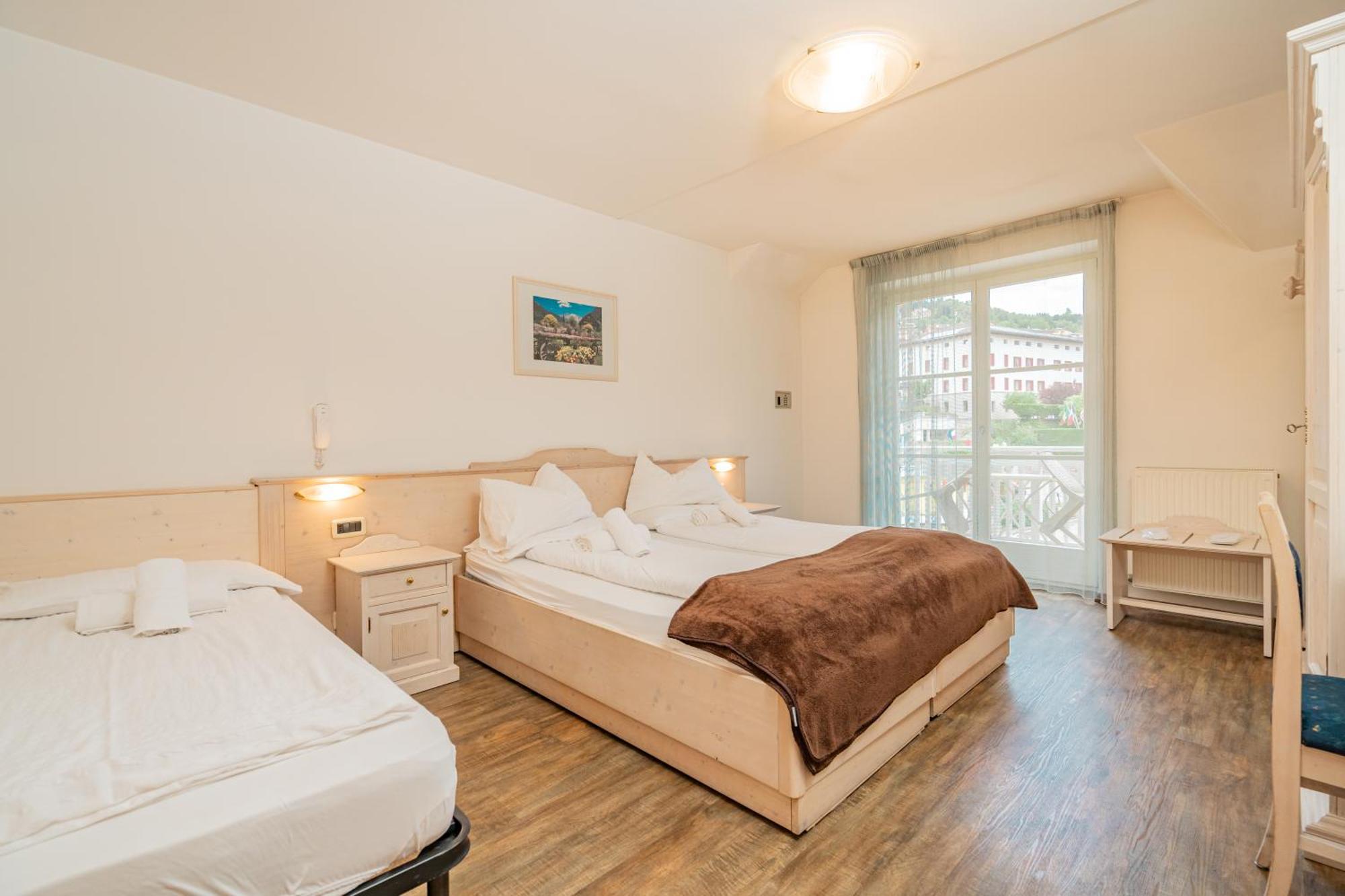 Hotel Europa Molveno Esterno foto