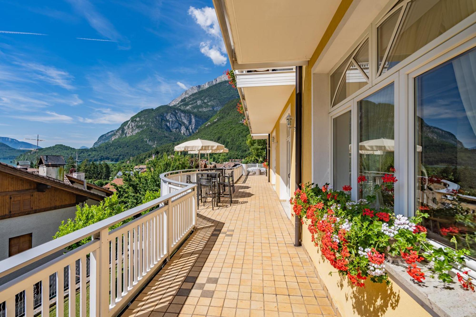 Hotel Europa Molveno Esterno foto