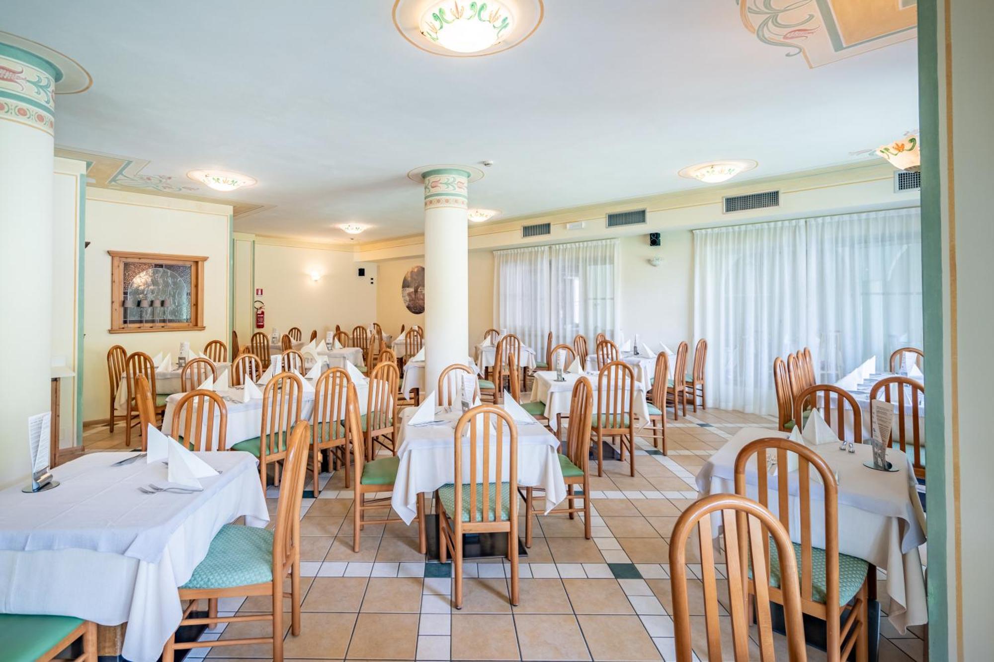 Hotel Europa Molveno Esterno foto